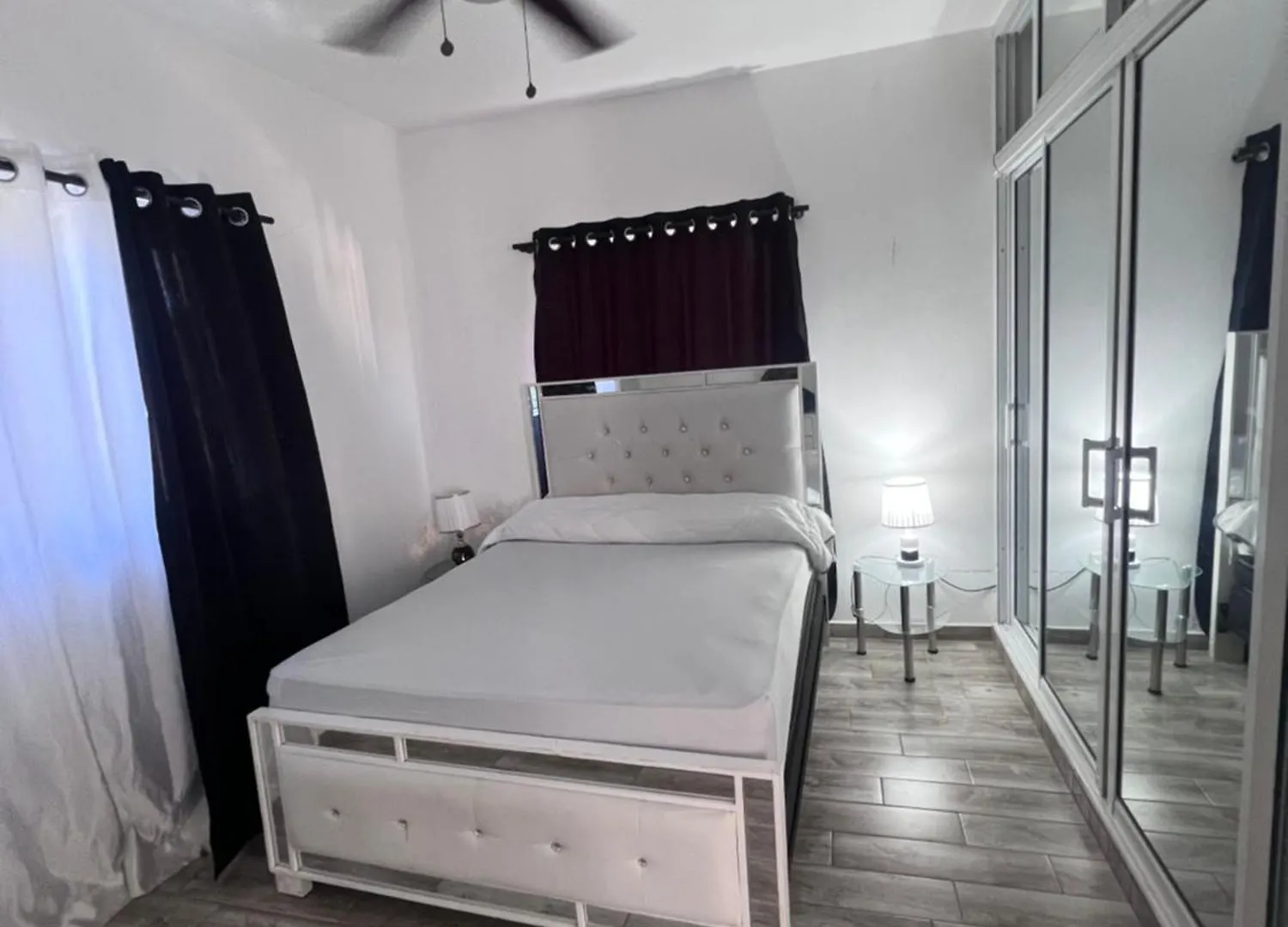 Vazquez Apartamentos La Pina